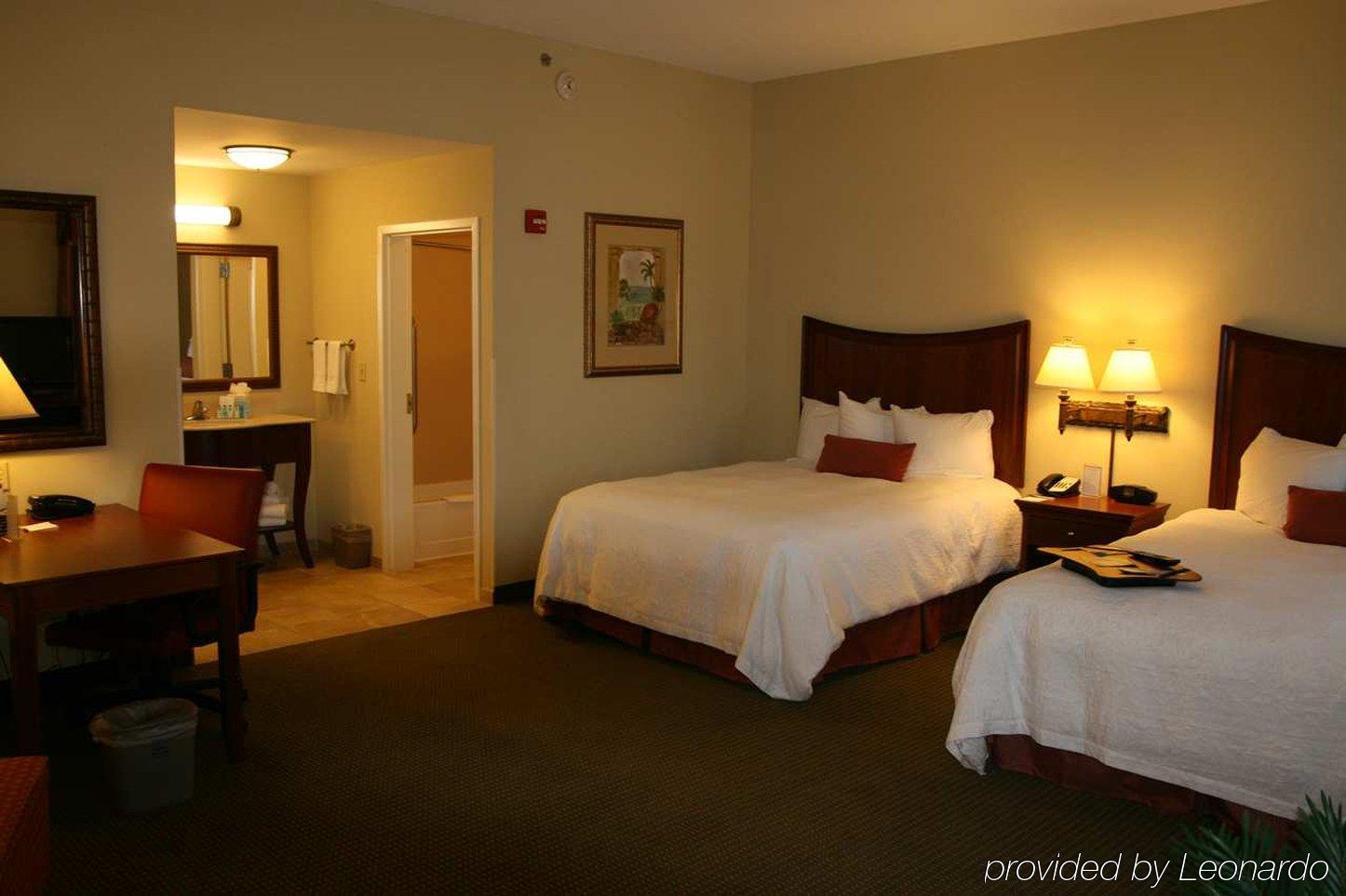 Hampton Inn & Suites Stuart-North Habitación foto