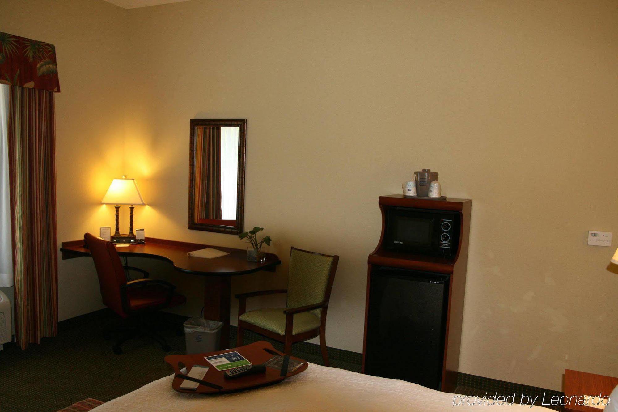 Hampton Inn & Suites Stuart-North Habitación foto