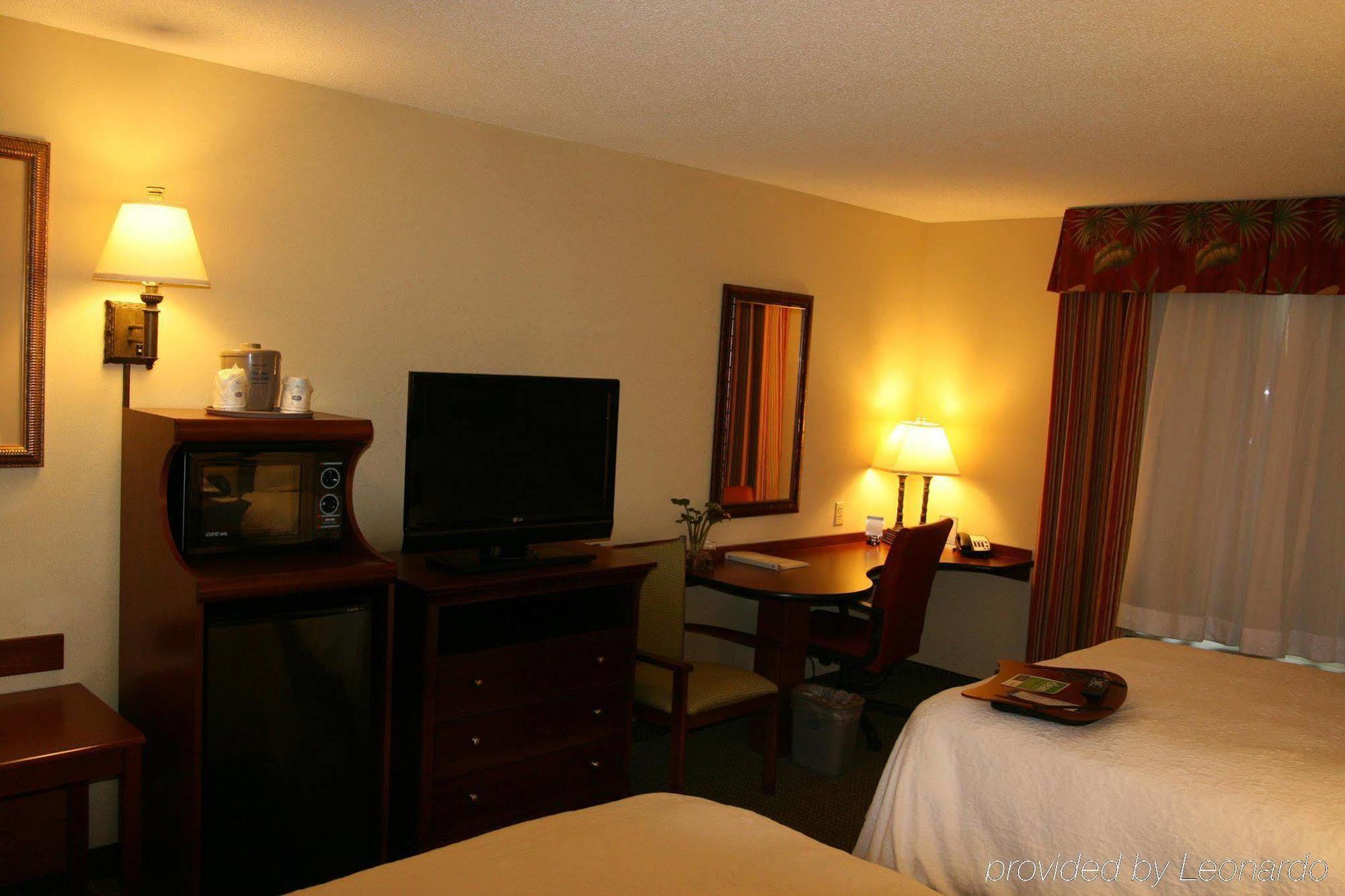 Hampton Inn & Suites Stuart-North Habitación foto